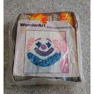 WonderArt Shaped Latch Hook Wall Hanging Kit Clown 18x17 Round #4094 USA Hobbies